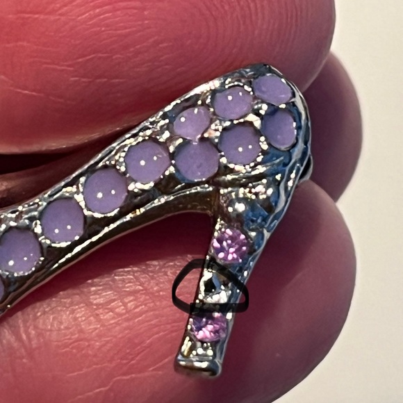 NWOT Purple high heel pin/brooch. - Picture 8 of 8